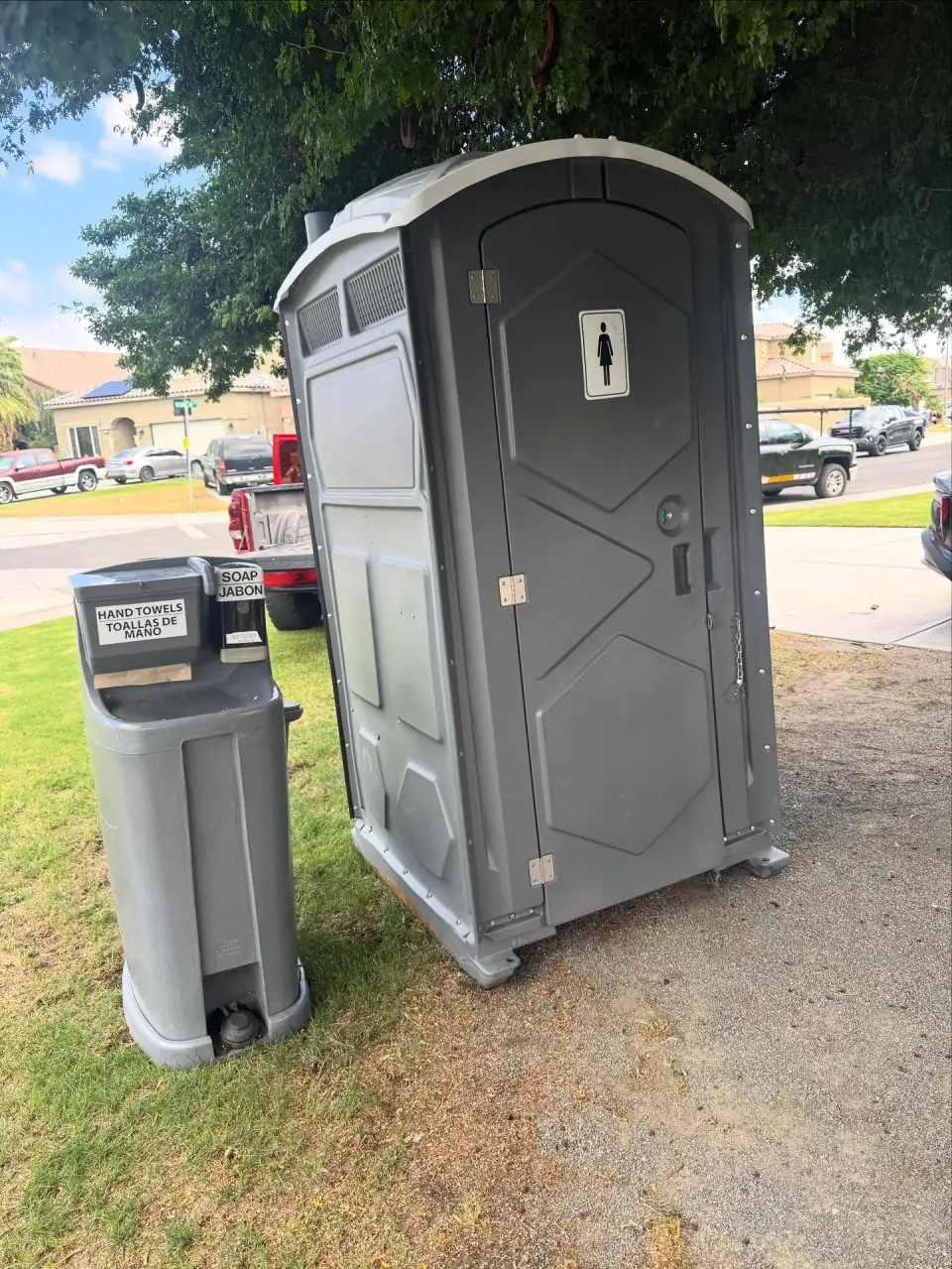 Standalone portable toilet equipment